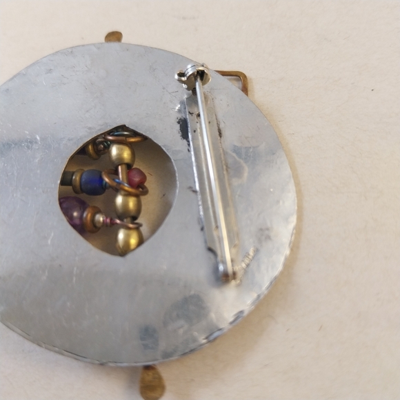 Artistic Circular Brooch with Beads - Picture 6 of 11